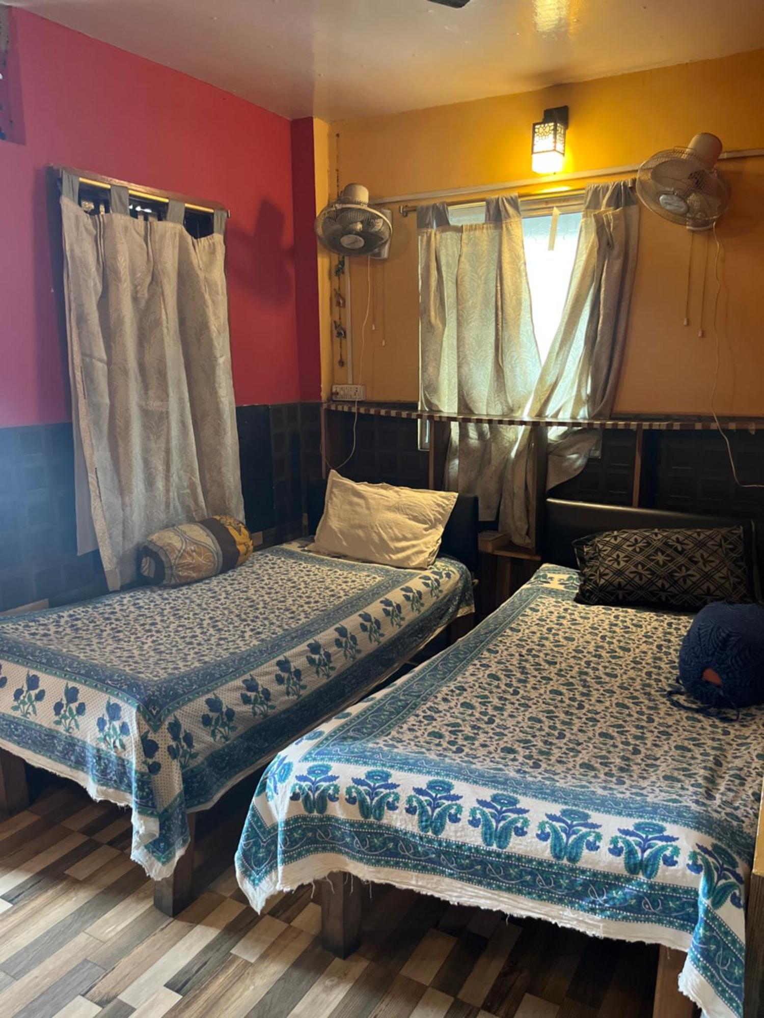 Calcutta Backpackers Homestay- For Travellers And Backpackers Exterior foto